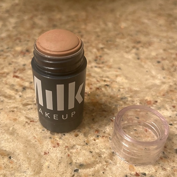 Milk Makeup Sculpt cream contour stick - Picture 2 of 4